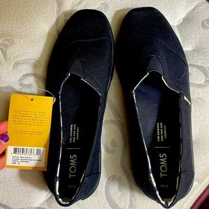 Tom's Men Shoes- NWT- size 10